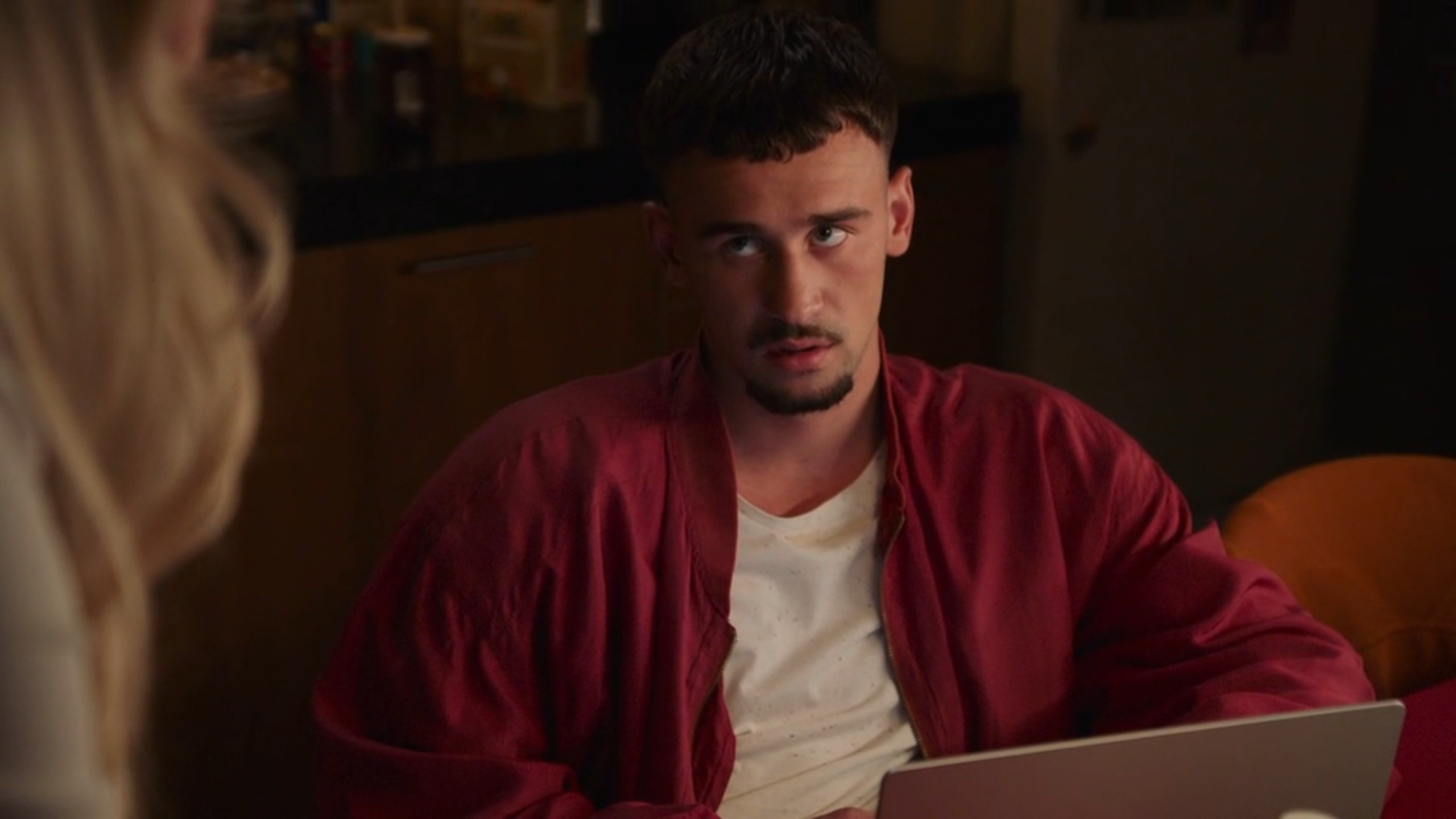 Relatieproblemen zijn wel het laatste waar Troj van wakker ligt